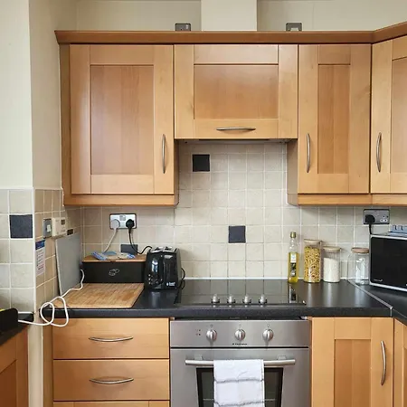 Panoramic Two-bedroom Penthouse Apartment *
