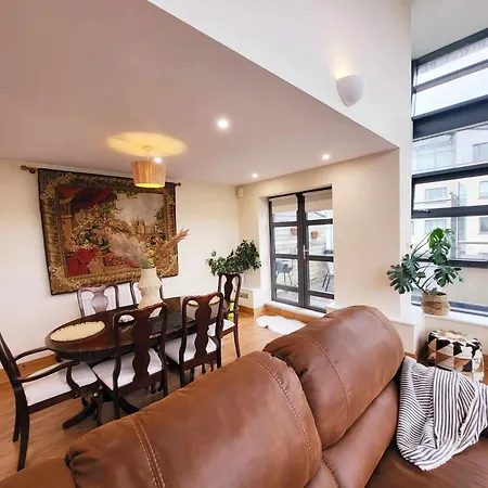 Panoramic Two-bedroom Penthouse