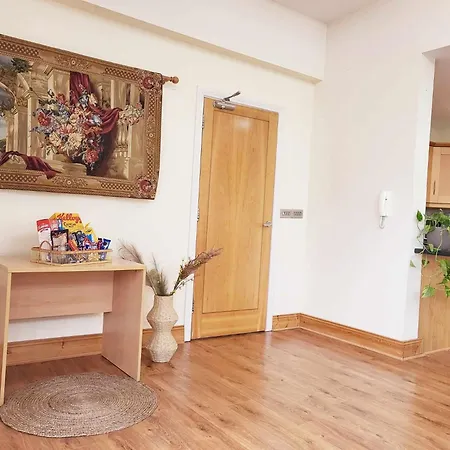 Panoramic Two-bedroom Penthouse Daire