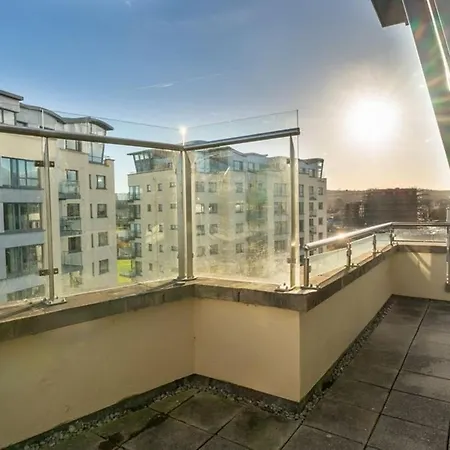 Апартаменты Panoramic Two-bedroom Penthouse Корк