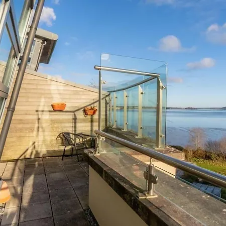 Panoramic Two-bedroom Penthouse