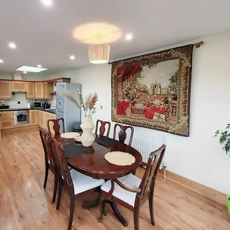 Panoramic Two-bedroom Penthouse *