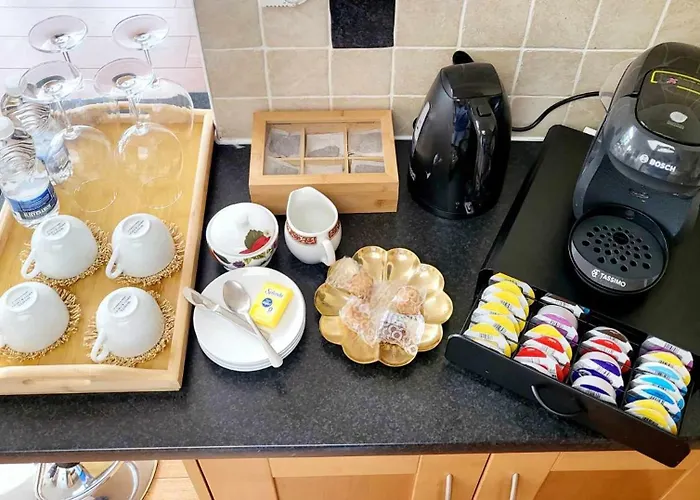 Panoramic Two-bedroom Penthouse Apartment *