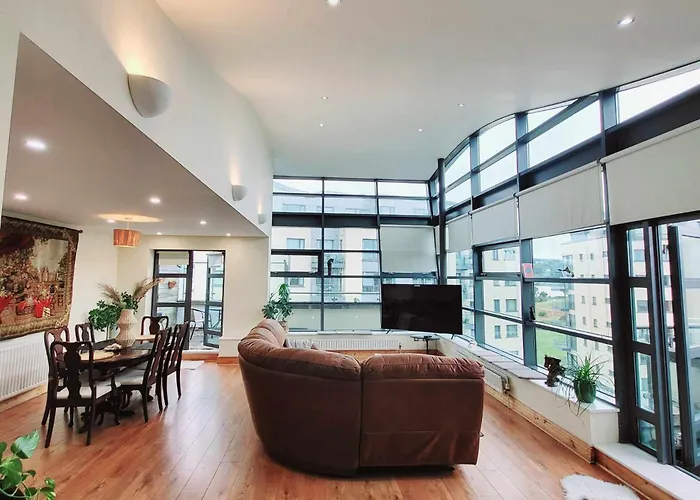 Panoramic Two-bedroom Penthouse *