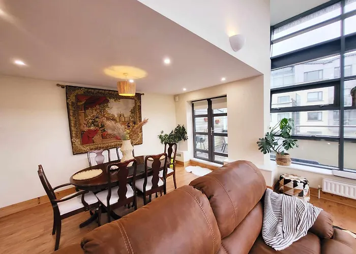 Panoramic Two-bedroom Penthouse