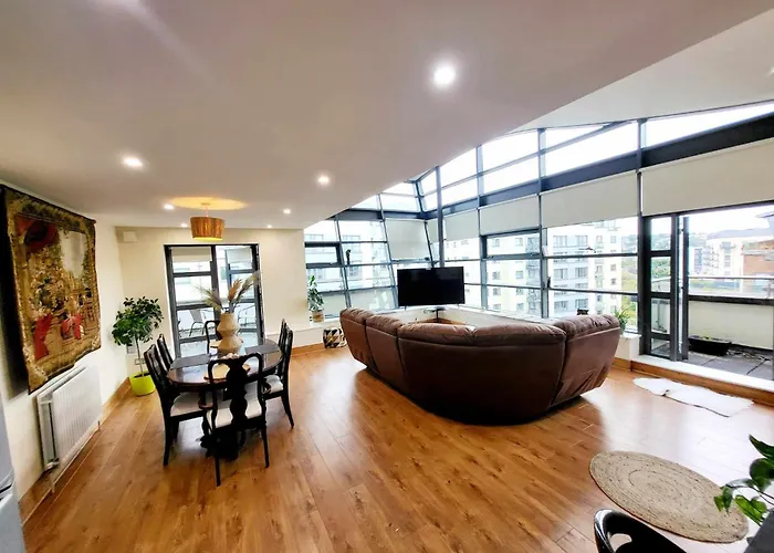 Panoramic Two-bedroom Penthouse Appartement Cork