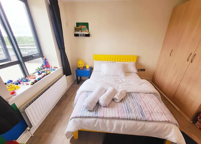 Panoramic Two-bedroom Penthouse *