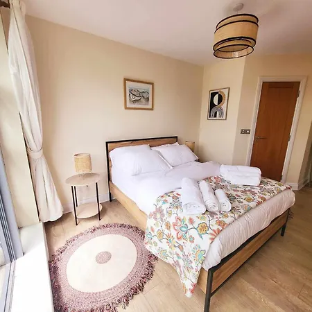 아파트 Panoramic Two-bedroom Penthouse 코크